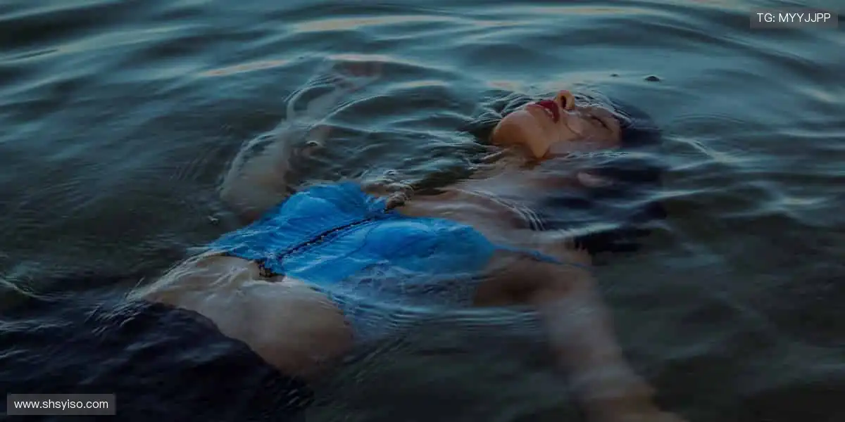 🏆冠军同款,与偶像共享荣耀时刻!